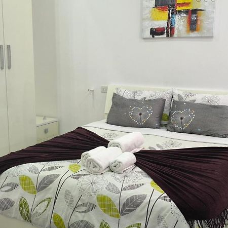 One Bedroom Tea Apartment Il-Gzira المظهر الخارجي الصورة