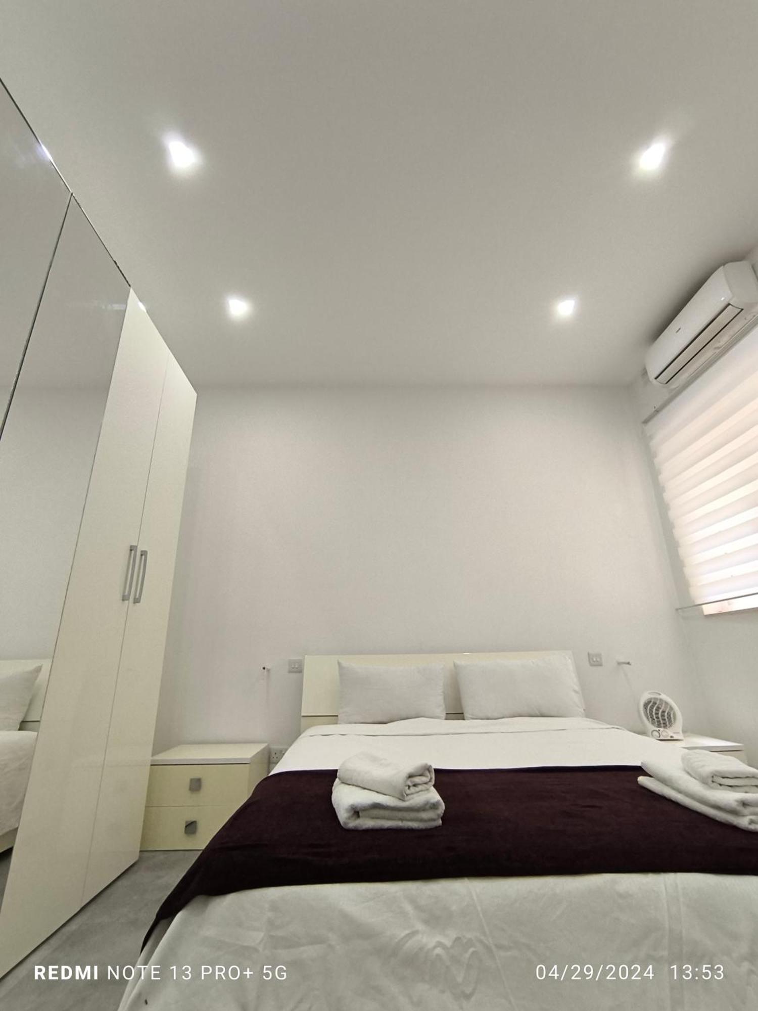 One Bedroom Tea Apartment Il-Gzira المظهر الخارجي الصورة