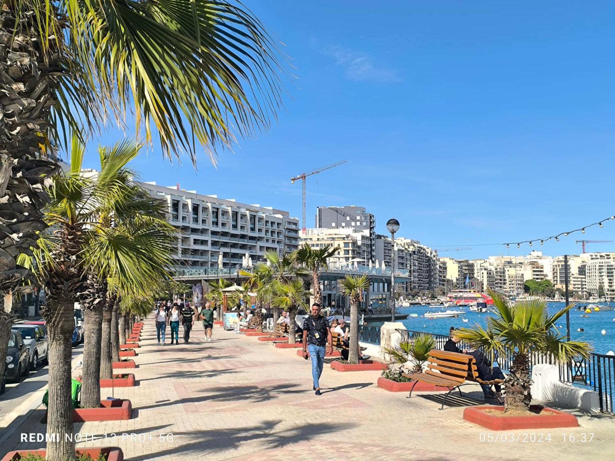 One Bedroom Tea Apartment Il-Gzira المظهر الخارجي الصورة