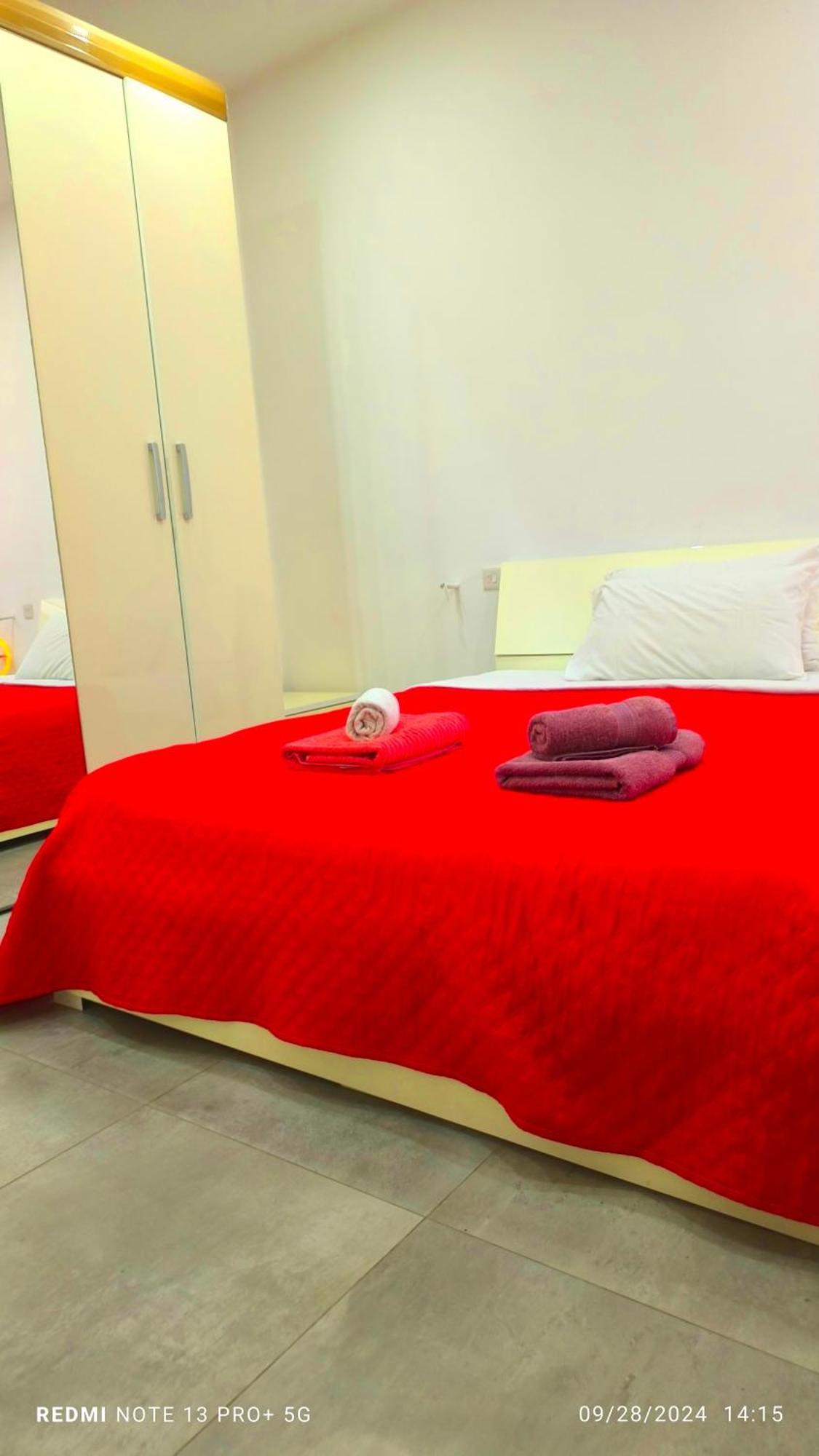One Bedroom Tea Apartment Il-Gzira المظهر الخارجي الصورة